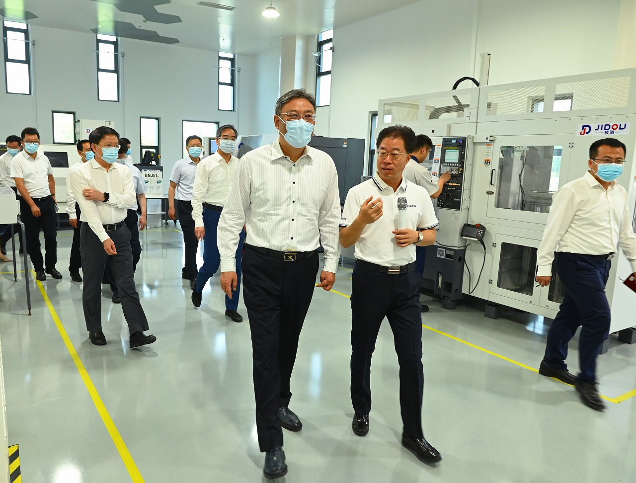 商務(wù)部黨組書記、部長王文濤視察西鐵城新景高端裝備智能制造產(chǎn)業(yè)園